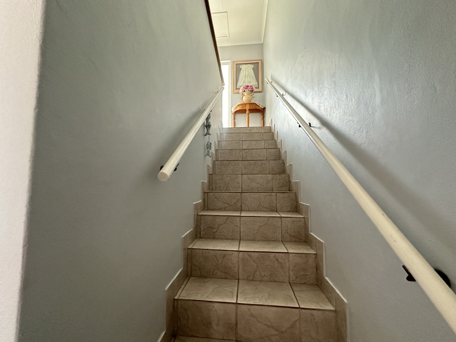 3 Bedroom Property for Sale in Bayview Western Cape